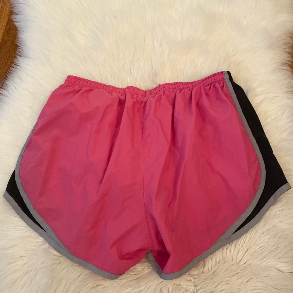 🛑🛑SOLD🛑🛑Nike Shorts - Picture 3 of 3